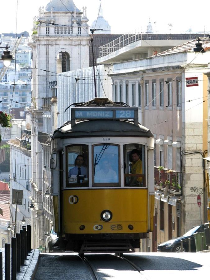 Lejlighed Bl Bairro Alto Famous Bica Funicular Street View Lisboa
